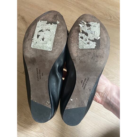 Vera Wang flats women’s size 5.5 black leather peep toe jeweled maximalist - Picture 3 of 4